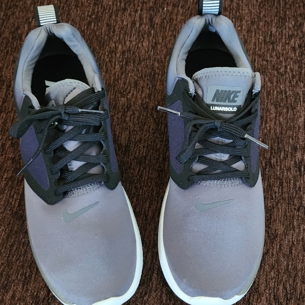 Nike Lunarsolo Women's Black and Gray Athletic Shoes